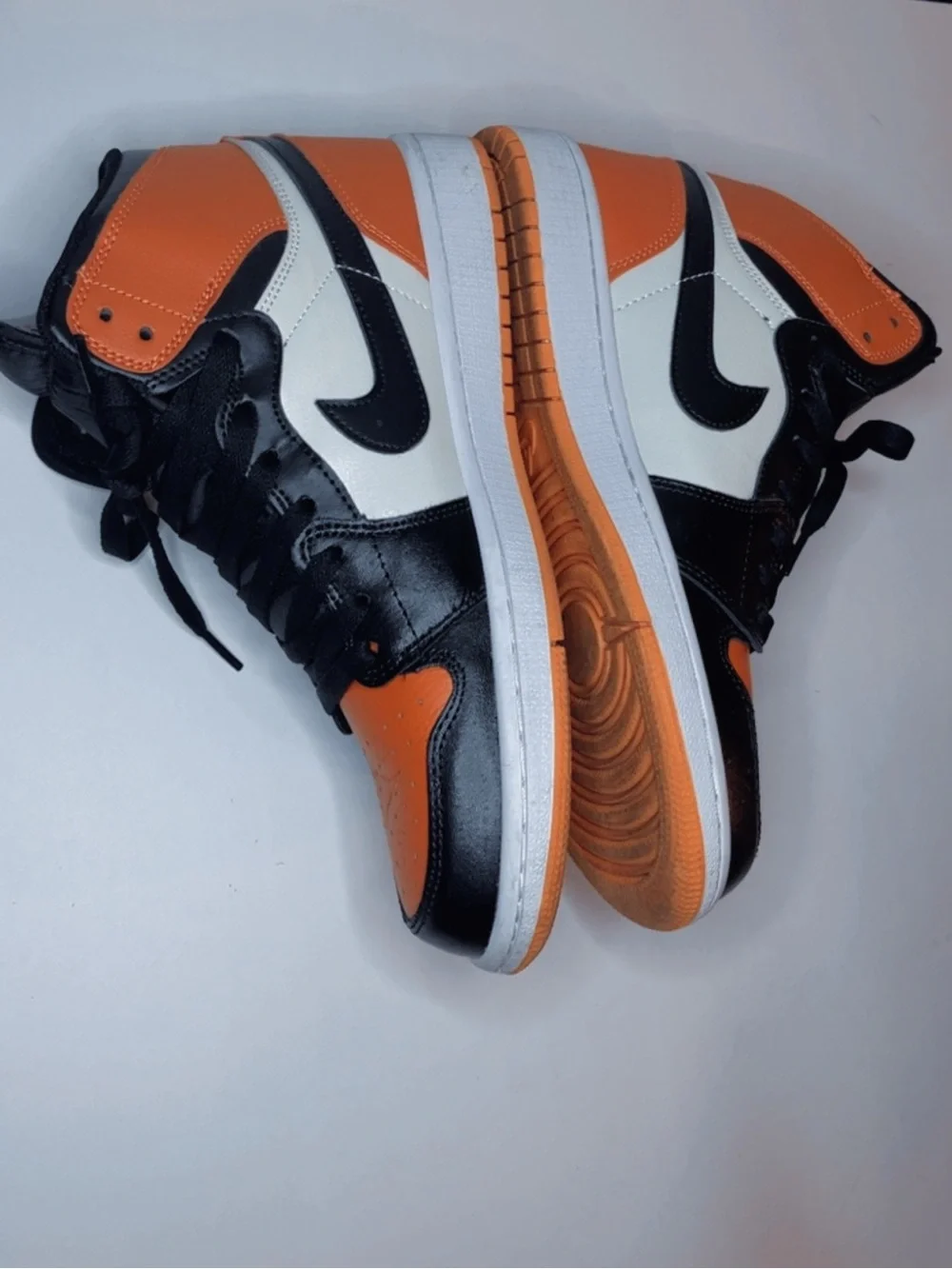 Nike Air Jordan 1 Mid Orange/Black